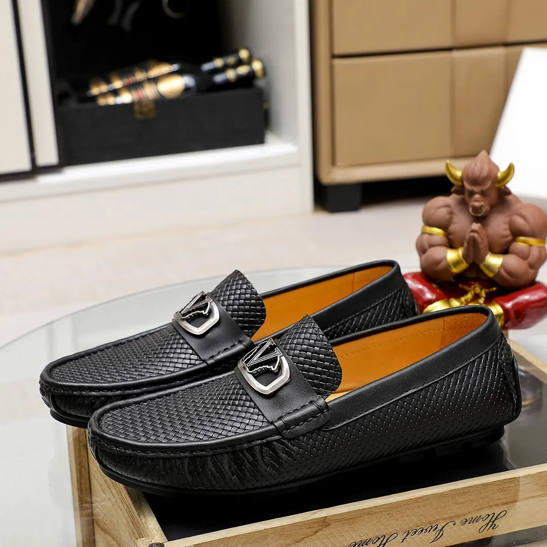 Men's shoes💰360💰💰[FENDI-FENDI] Classic new men's casual slip-on shoes🇨🇳Counter quality, original 1:1 high-quality workmanship💯The upper is made of imported first-layer cow Leather, 🐷leather lining, fashionable lazy beanie design 🌴casual Loaf style, with original raw rubber wear-resistant outsole 🌾definitely high-end and classy, only for drivers 🍀A must-have for trendy men, @@optional! 🍓Code number 38-45 (46🉑️customized, non-returnable and non-exchangeable)